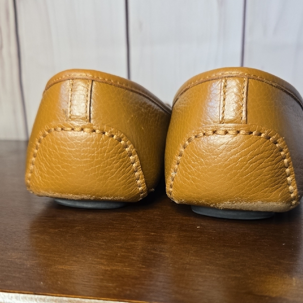 Michael Kors Classic Womens Brown Leather Loafer Flats With Gold Emblem Size 10M - Picture 3 of 7